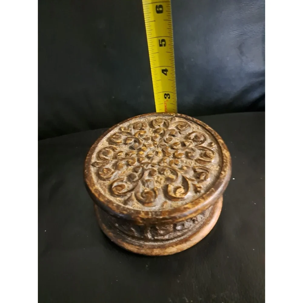 Vintage Covered Wood Box Trinket Round Hand Carved Lidded‎ Victorian
